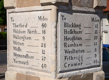 Holt Obelisk